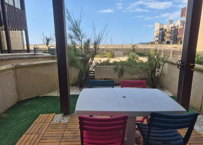 Front De Appartement