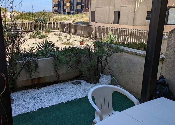 Front De Appartement